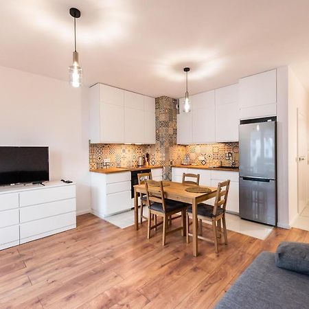 Saska Kepa Bright Apartament Варшава Екстер'єр фото