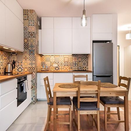 Saska Kepa Bright Apartament Варшава Екстер'єр фото
