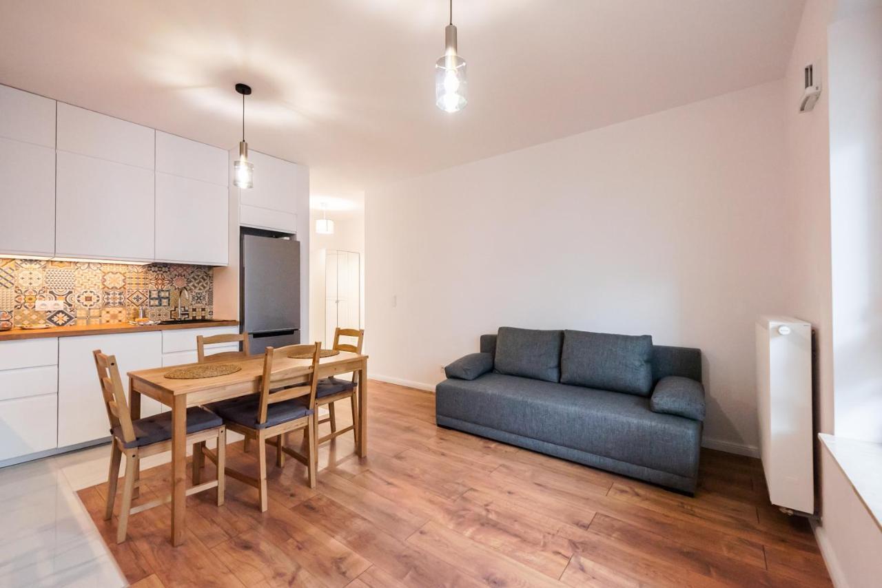 Saska Kepa Bright Apartament Варшава Екстер'єр фото